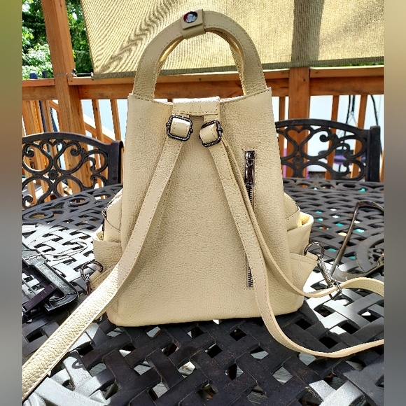 Genuine Leather Cream Colored Backpack  Purse Made in Italy - Picture 13 of 13